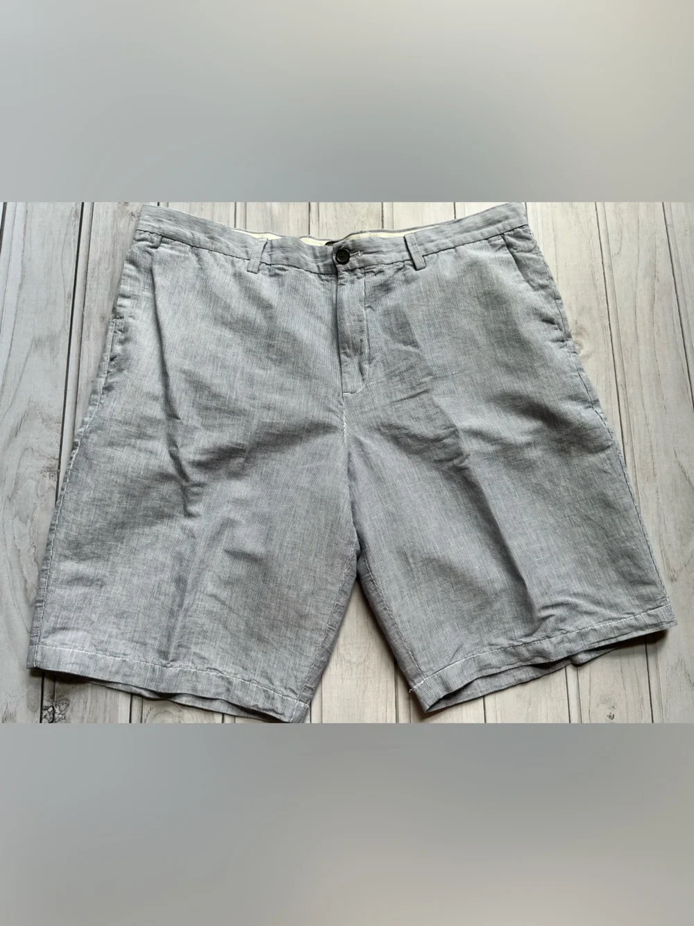 Men’s Banana Republic Emerson blue white linen blend flat front chino short. 38